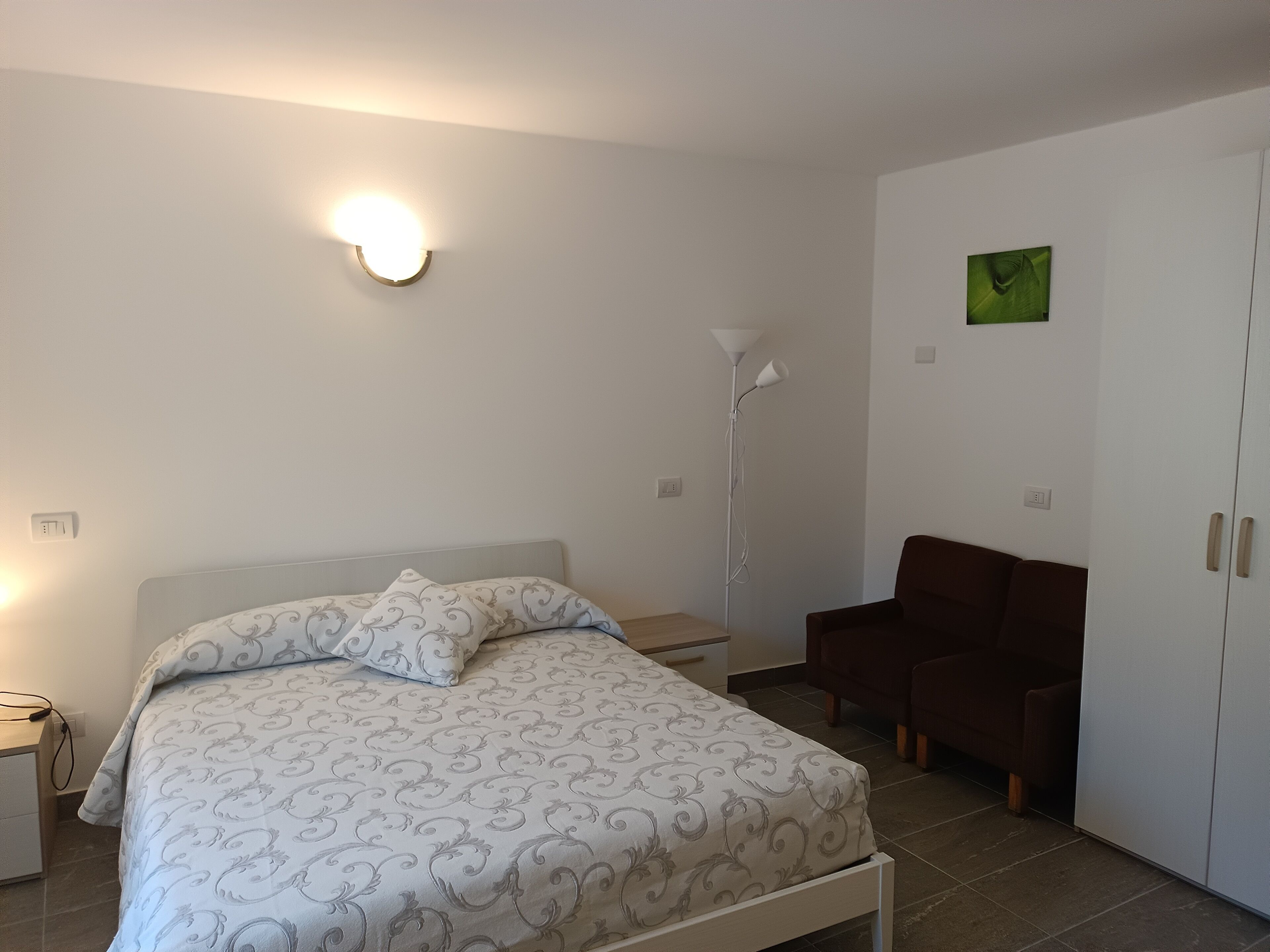 Doppel- oder Zweibettzimmer | Schreibtisch, schallisolierte Zimmer, kostenloses WLAN