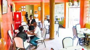Daily continental breakfast for a fee - Oloiboni Hotel (Nairobi)