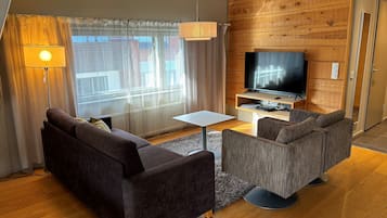 Superior Studio Suite, Non Smoking, City View | Desk, blackout drapes, iron/ironing board, cribs/infant beds