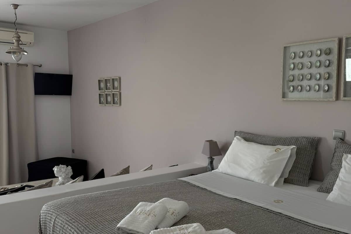 Villa, Beachside | Individually decorated, individually furnished, laptop workspace