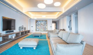 Luxury Penthouse, 3 Bedrooms, Sea View (Privado) | Living area | Flat-screen TV