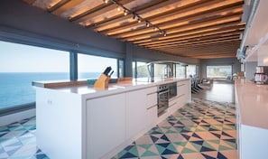 Luxury Penthouse, 3 Bedrooms, Sea View (Privado) | Private kitchen