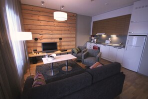 Two-bedroom apartment with sauna (3-5pers) | 거실 공간 | 평면 TV, 바닥 난방/온돌
