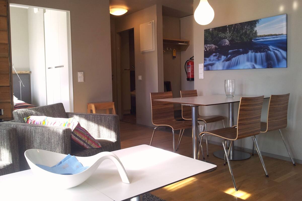 Two-bedroom apartment with sauna (3-5pers) | 객실 내 식사 공간