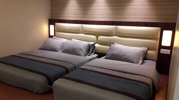 Kamar Triple | Setrika/meja setrika, Wi-Fi gratis, dan seprai linen