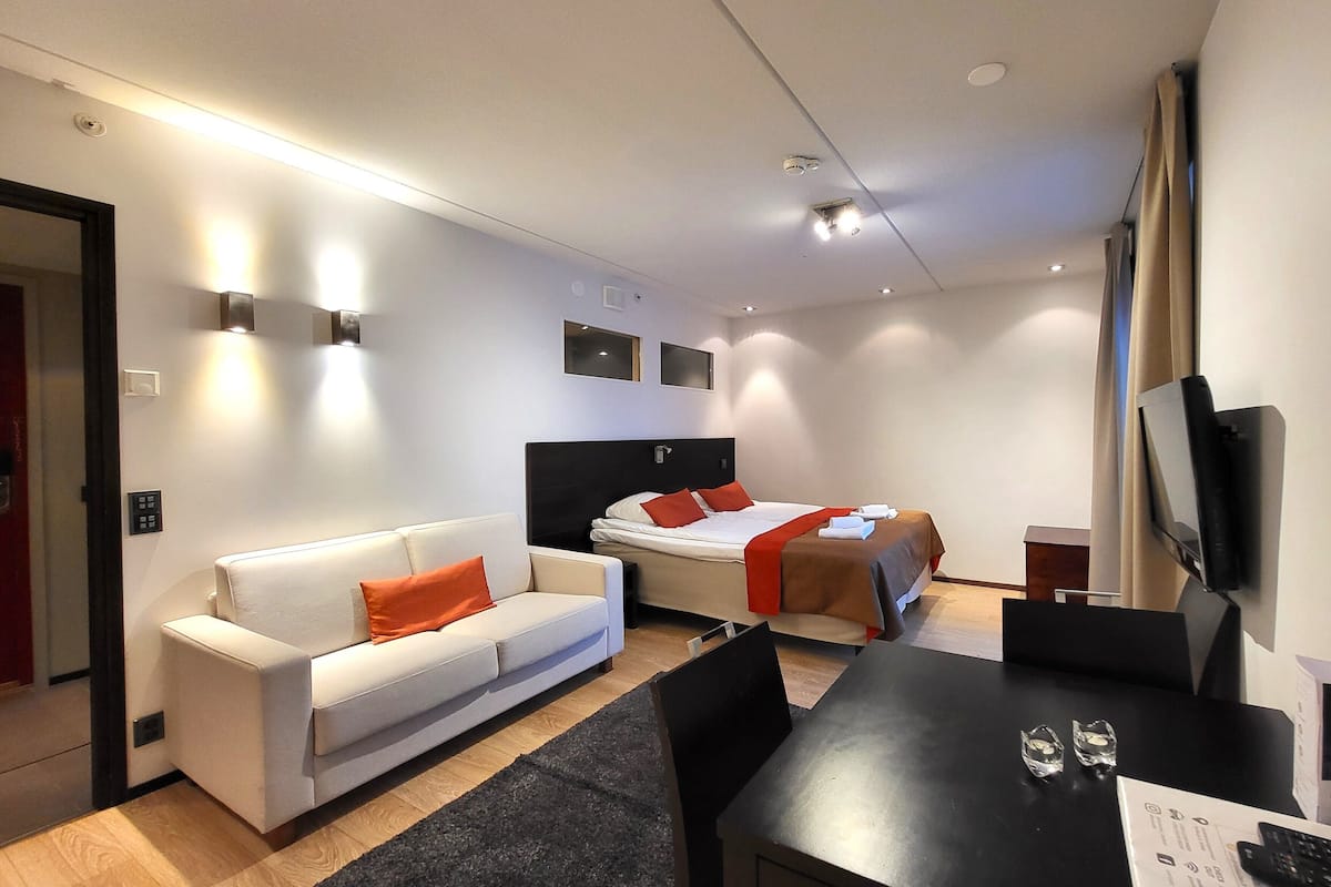 Studio A2 - Mountain view, Sauna (2 Adults + 2 Children) | 책상, 노트북 작업 공간, 다리미/다리미판, 유아용 침대