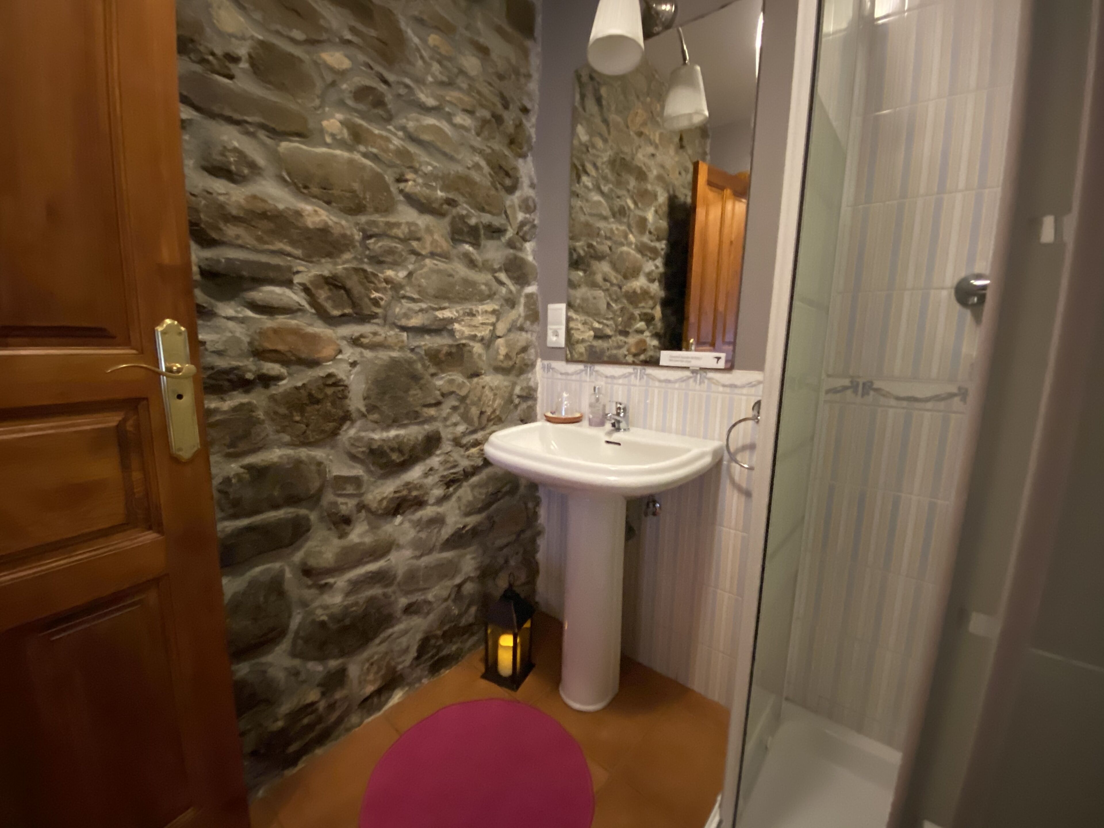 Wastafel kamar mandi