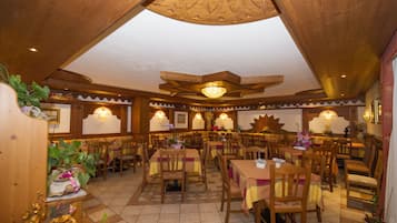 Frühstück, Mittagessen, Abendessen, internationale Küche