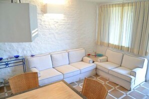 Apartment, 1 Bedroom | Living area