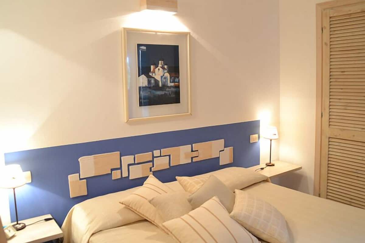 Apartment, 1 Bedroom | Cribs/infant beds