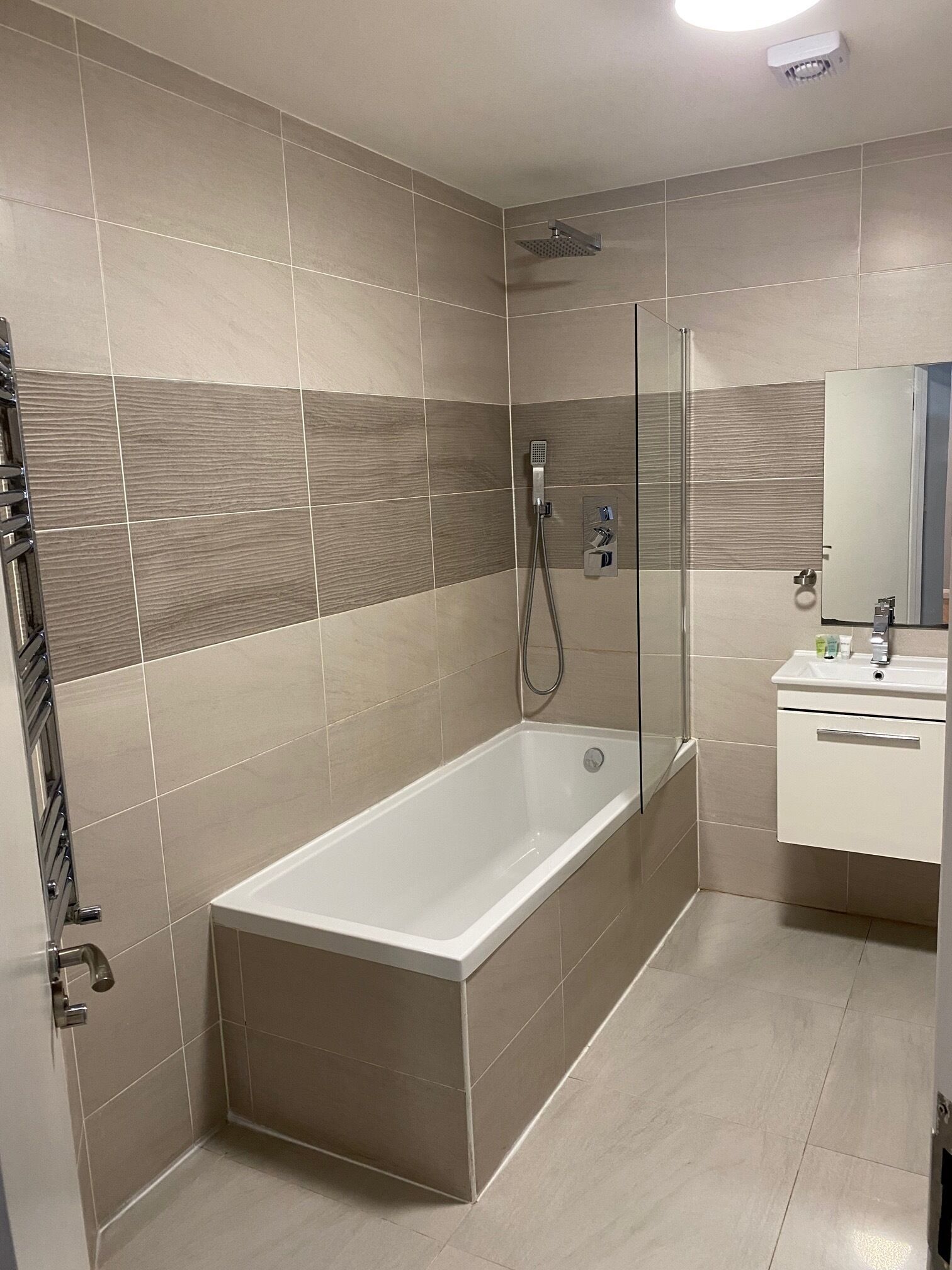 Căn hộ Tiêu chuẩn, có phòng tắm riêng (Grande Double / Twin) | Phòng tắm