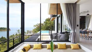 Biệt thự Cao cấp, 4 phòng ngủ, quang cảnh biển | Khu phòng khách | TV màn hình phẳng