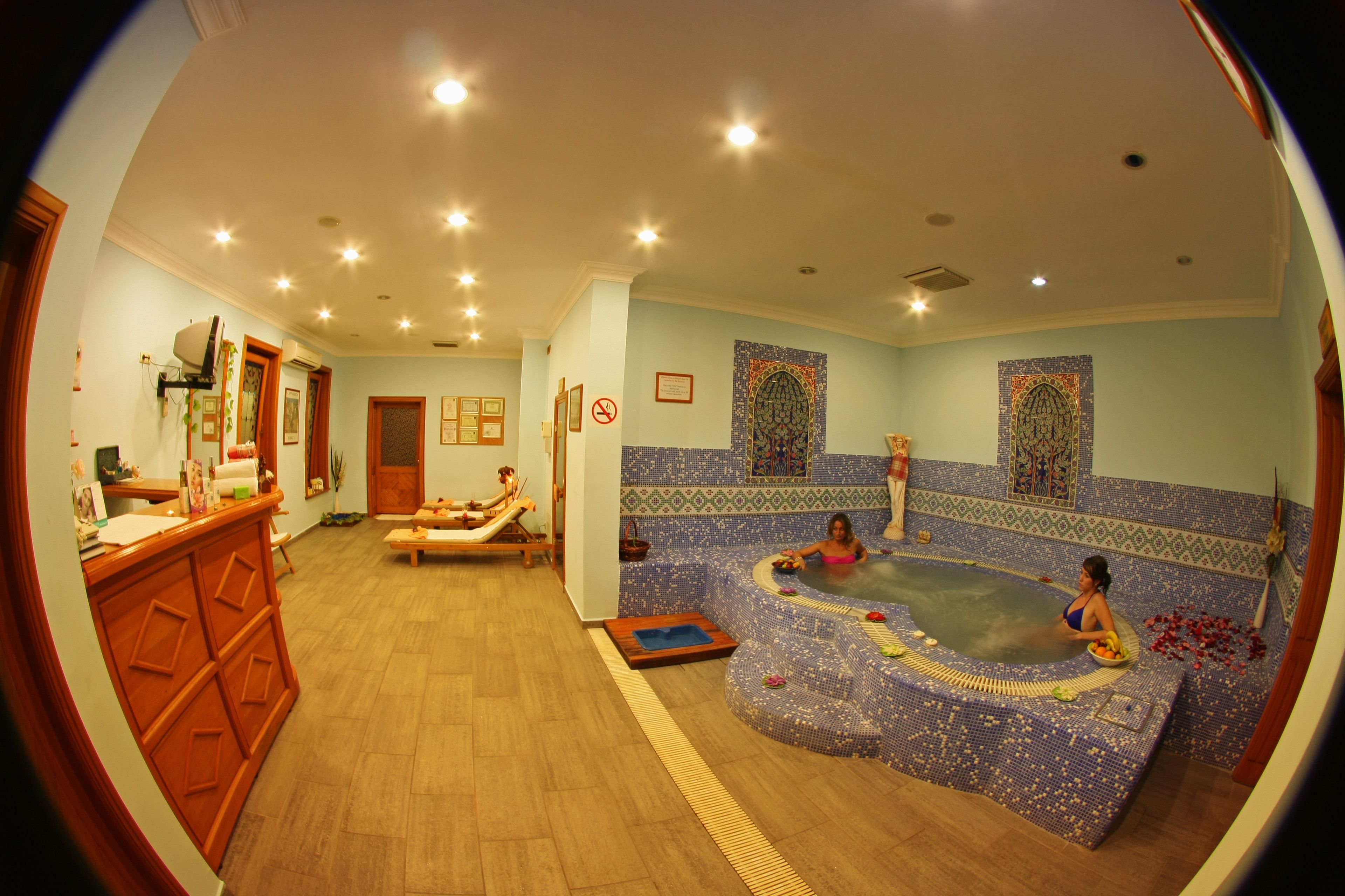 sauna, hot tub, turkish bath/hammam, body treatments, facials