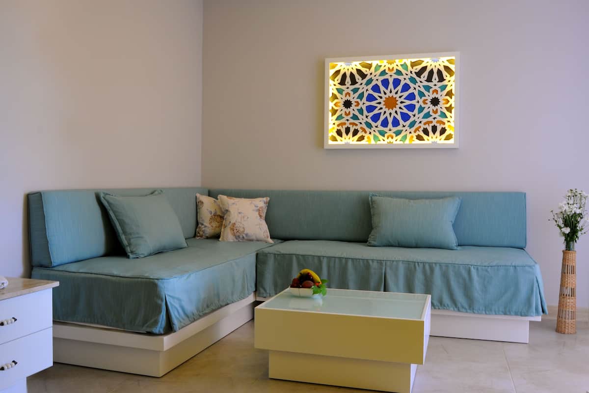 Suite | Oppholdsrom | En 80-centimeters LCD-TV med digitale kanaler samt TV