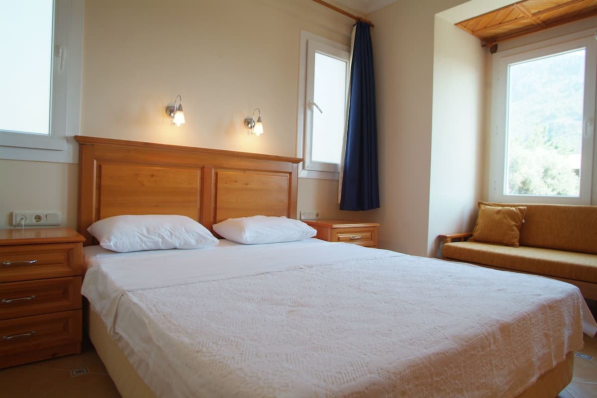 Apartment, 4 Bedrooms, 2 Bathrooms (Duplex) | Wi-fi (inkludert) og sengetøy
