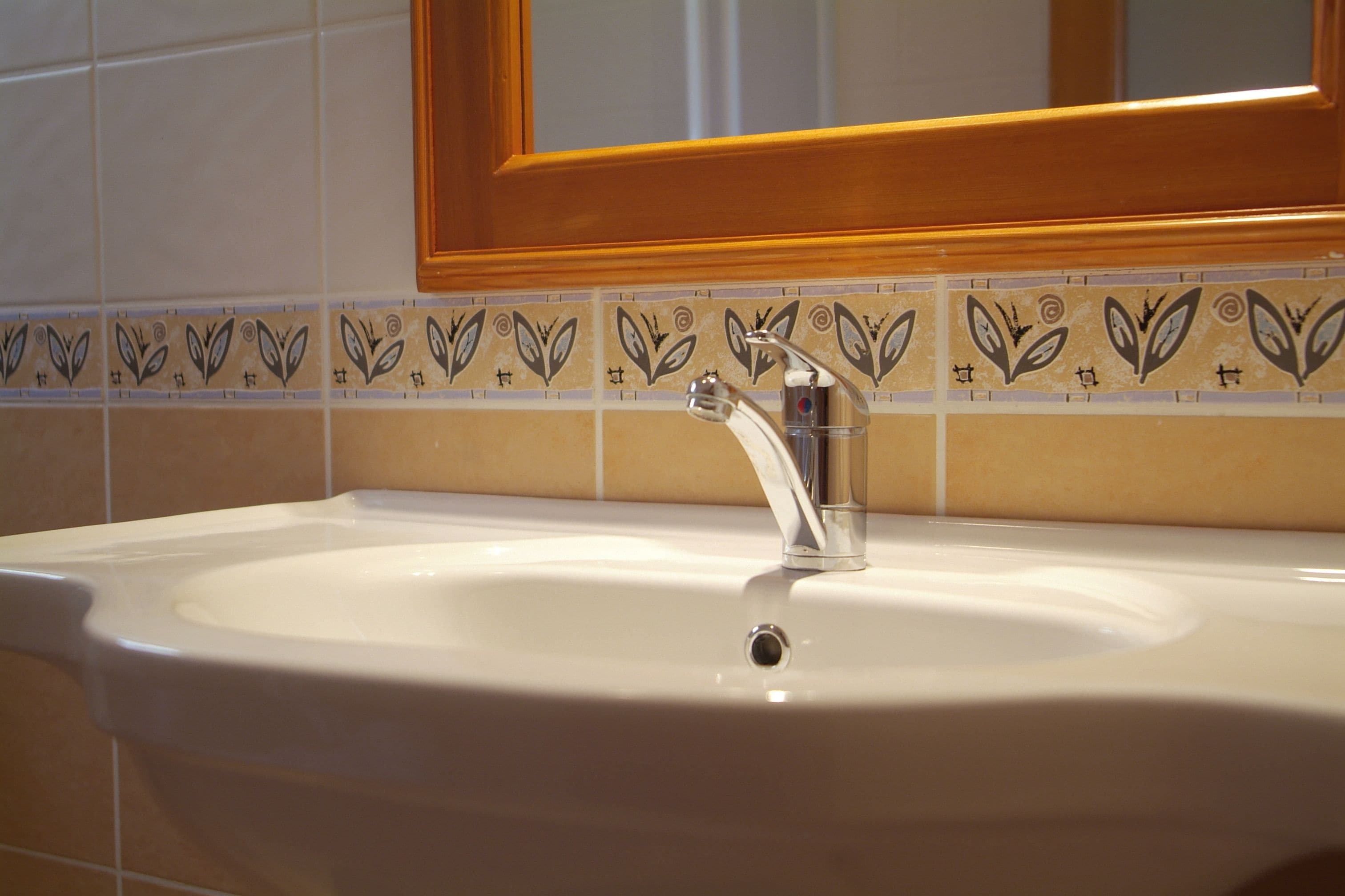 apartment, 4 bedrooms, 2 bathrooms (duplex)  | bathroom sink