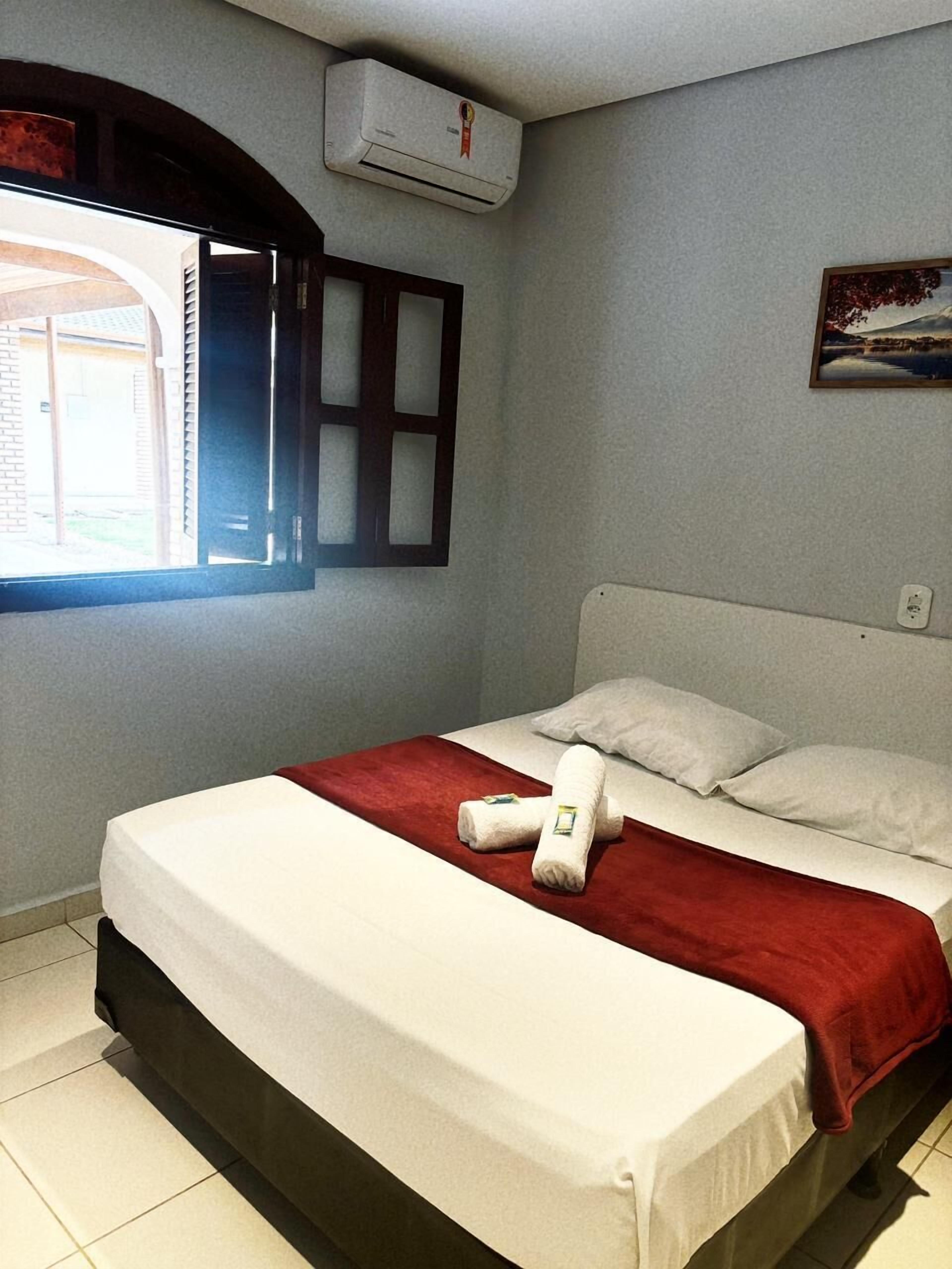 Standard Double Room | Minibar, bed sheets