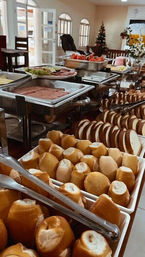 Tägliches inbegriffenes Frühstücksbuffet