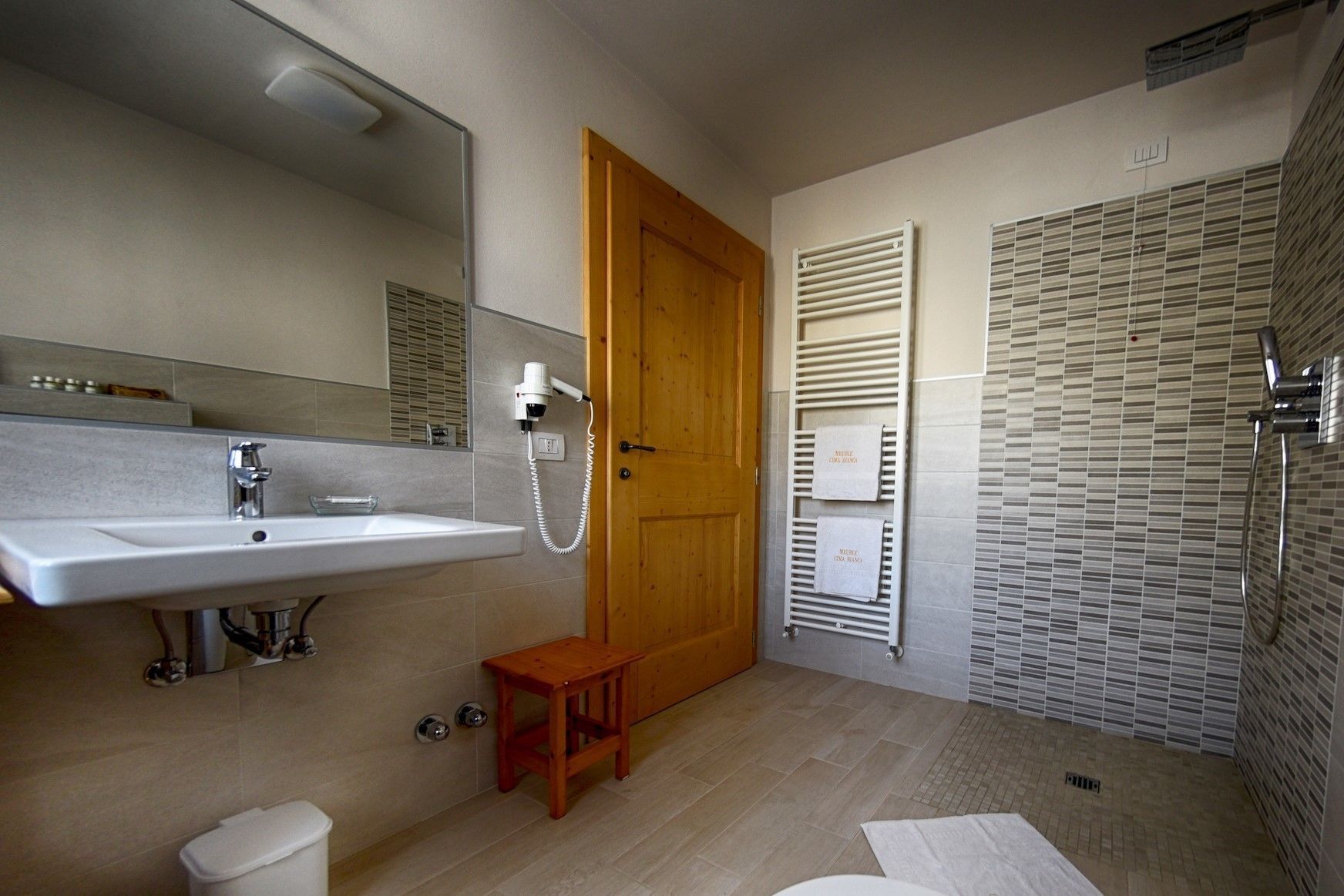 superior suite, accessible, kitchenette | bathroom | shower, free toiletries, hair dryer, bidet