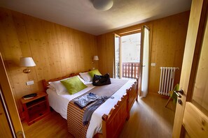 Superior Suite, Accessible, Kitchenette | In-room safe, desk, soundproofing, free WiFi - Meuble Cima Bianca Garni (Bormio)