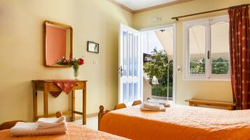 Apartment (Triple) | In-room safe, blackout curtains, free cots/infant beds, rollaway beds