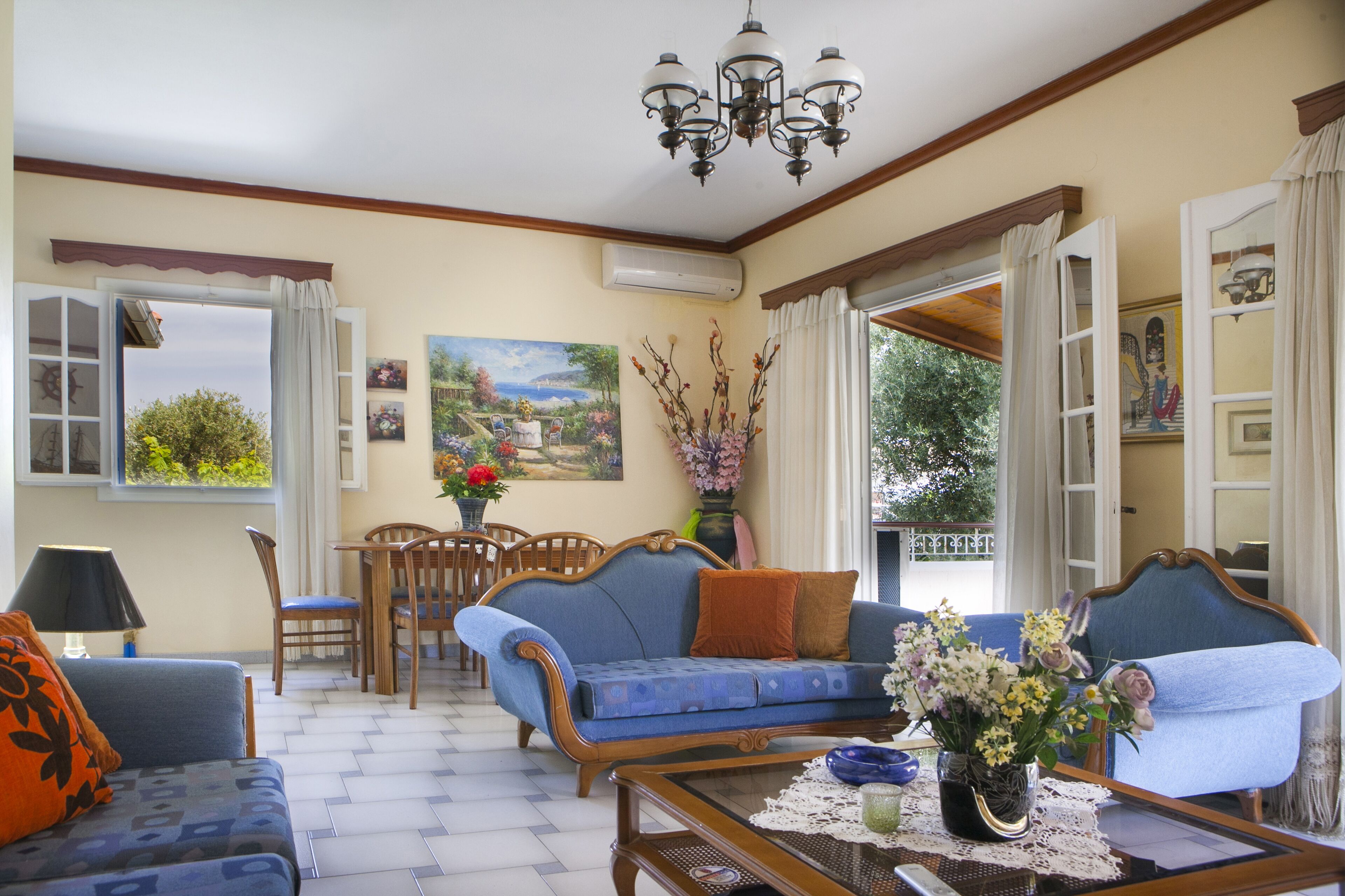 Villa, 3 chambres | Salle de séjour | Télévision à écran plat