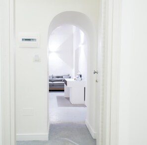 Una televisión de pantalla plana