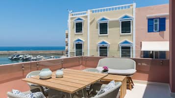 Nhà Duplex Exclusive (Pasiphae) | Hiên