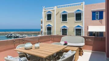 Exclusive Duplex (Pasiphae) | Terrace/patio