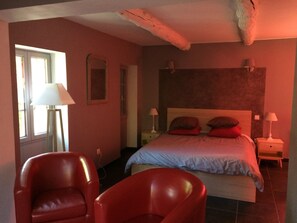 Ropa de cama de alta calidad y tabla de planchar con plancha 