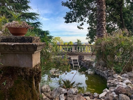 Terrace/patio. Domaine de la Tuilière
