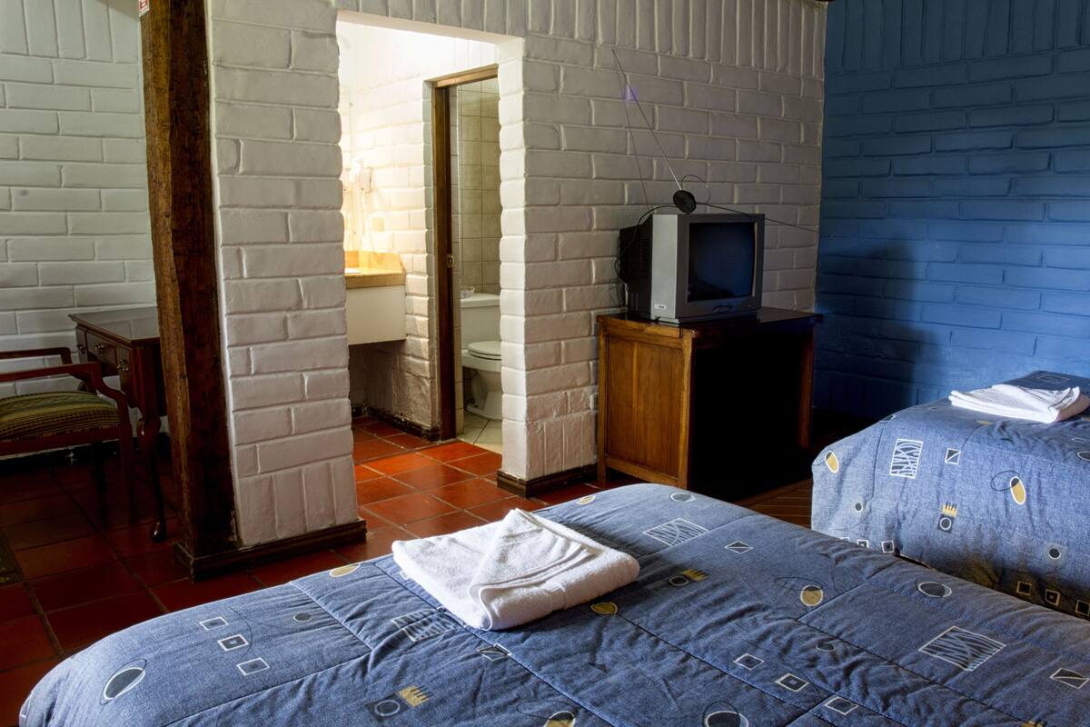 Standard Twin Room | Desk, iron/ironing board, free cribs/infant beds, free WiFi
