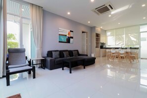 3 bedrooms, individually furnished, desk, laptop workspace