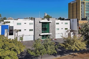 Fachada de la propiedad