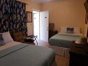 Rom, 2 dobbeltsenger | Strykejern/-brett, wi-fi (inkludert) og sengetøy