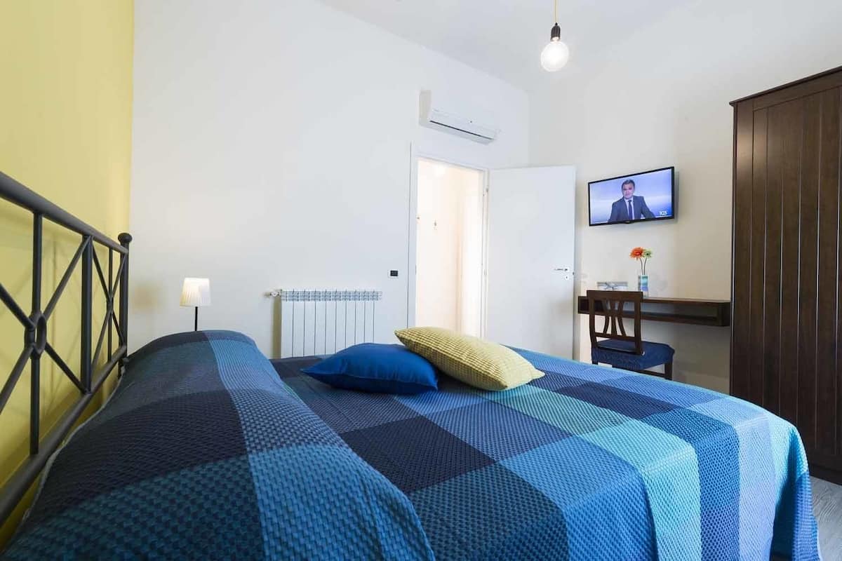 Apartemen, 1 kamar tidur | Meja kerja, setrika/meja setrika, Wi-Fi gratis, dan seprai linen