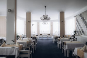 Frühstück, Mittagessen und Abendessen