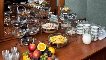 Free daily buffet breakfast