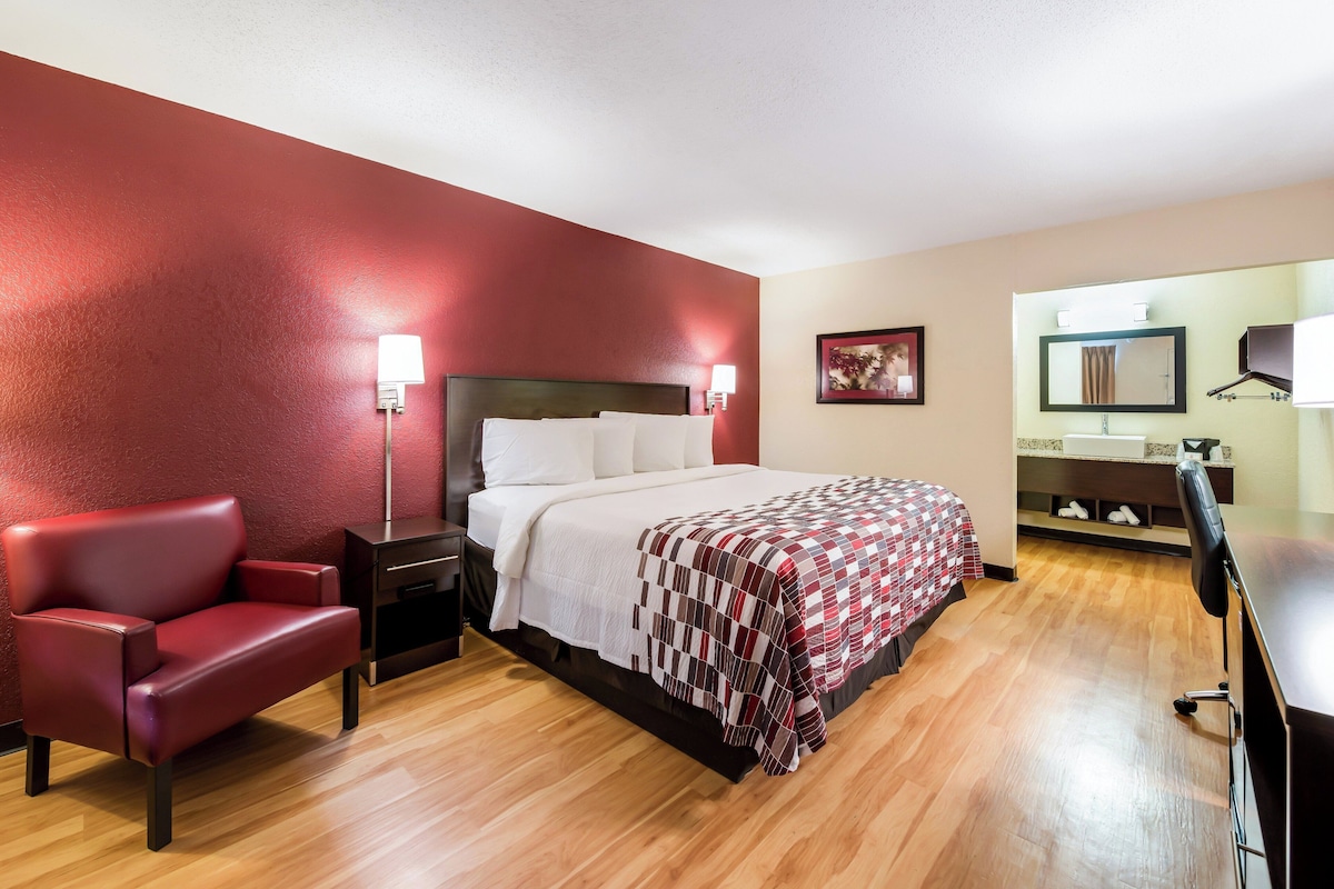 Deluxe Room, 1 King Bed, Non Smoking
