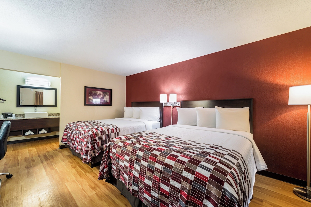 Deluxe Room, 2 Queen Beds, Non Smoking