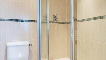 Appartement, 3 chambres (Rydon Mews, Wimbledon) | Salle de bain