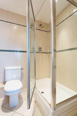 Appartamento, 3 camere da letto (Rydon Mews, Wimbledon) | Bagno