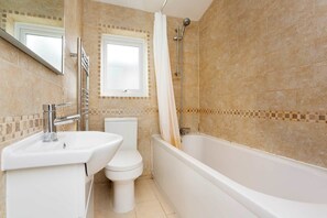 House, 4 Bedrooms (Chevening Road, Greenwich) | Bathroom