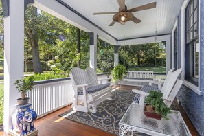 Porch - Carolina Bed & Breakfast (Asheville)