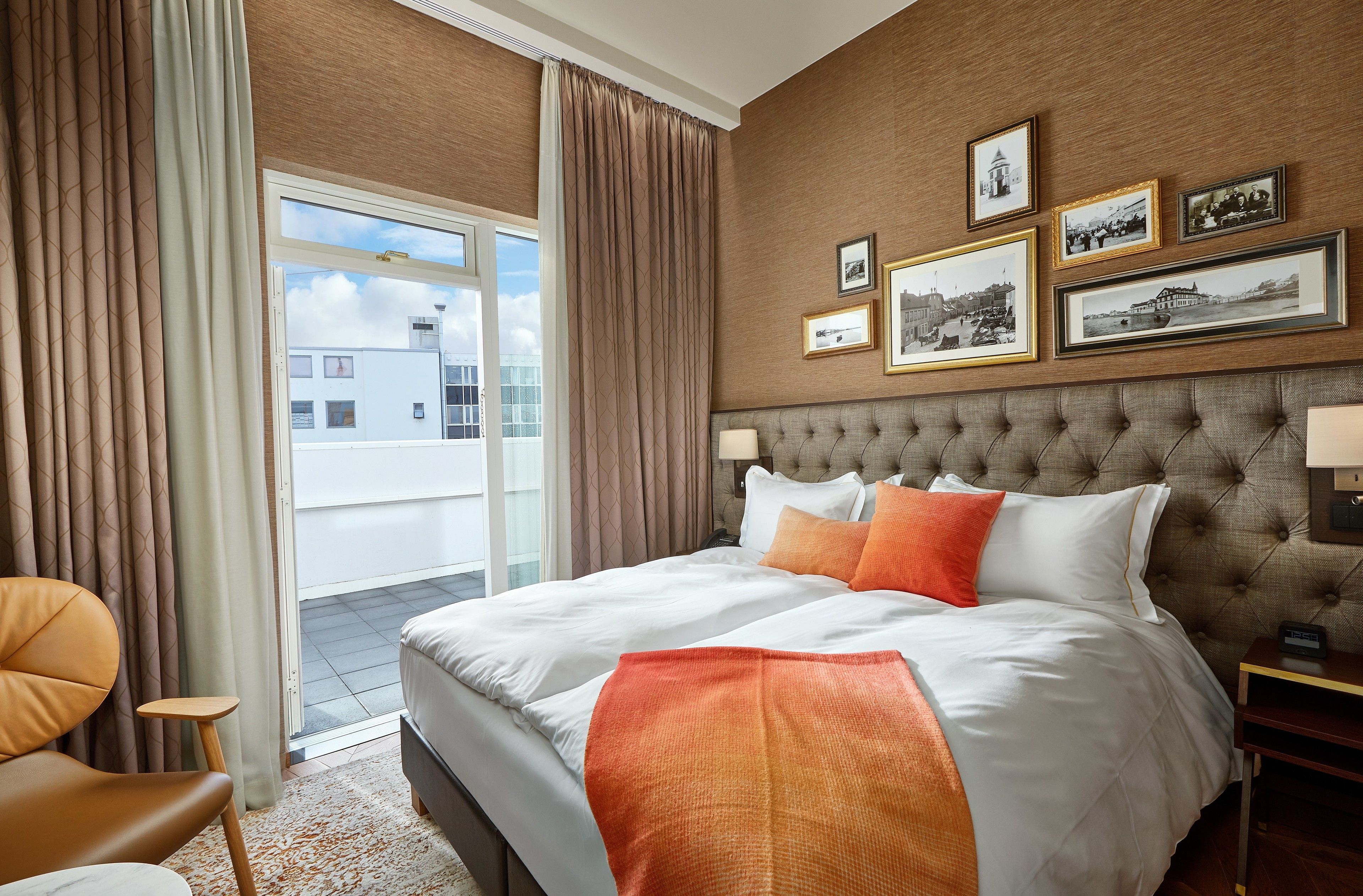 queen deluxe room | premium bedding, free minibar items, in-room safe, desk