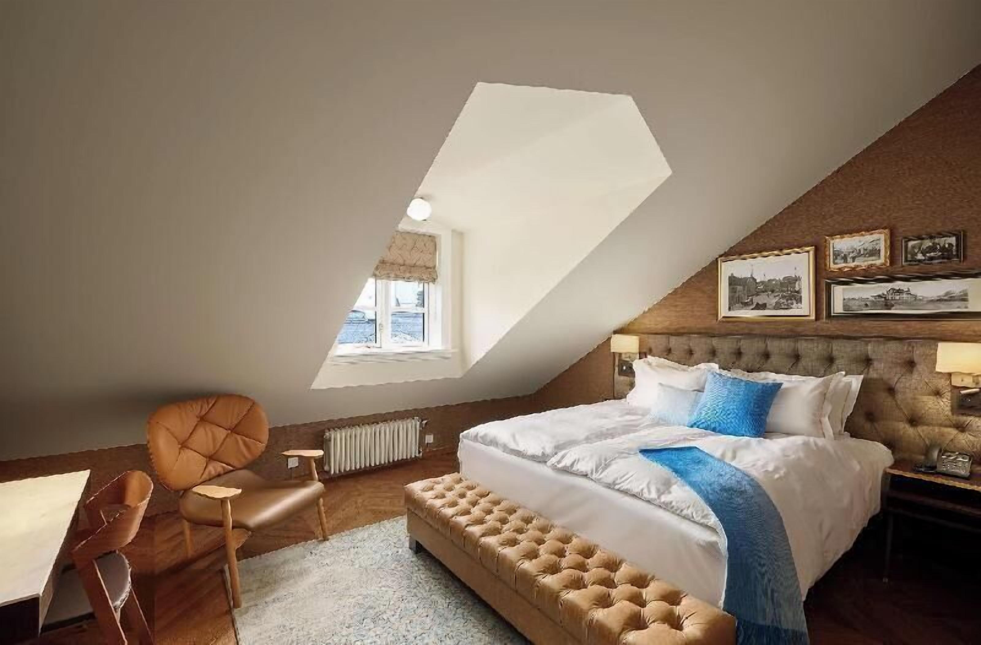 Premium bedding, free minibar items, in-room safe, desk