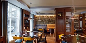 Restaurant - Reykjavik Konsulat Hotel, Curio Collection by Hilton (Reykjavik)