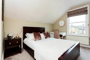House, 5 Bedrooms (Caldervale Road, Clapham)