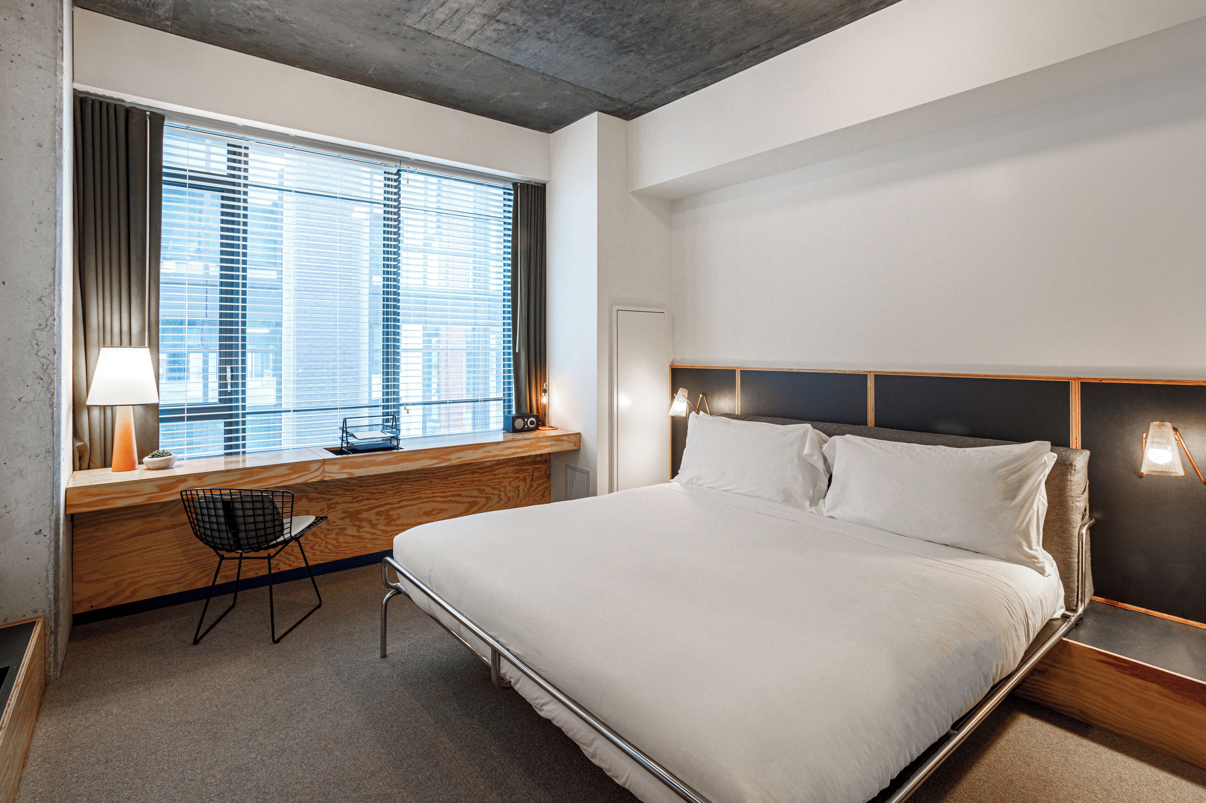 Minibar, safe på rommet, individuelt dekorert og individuelt innredet