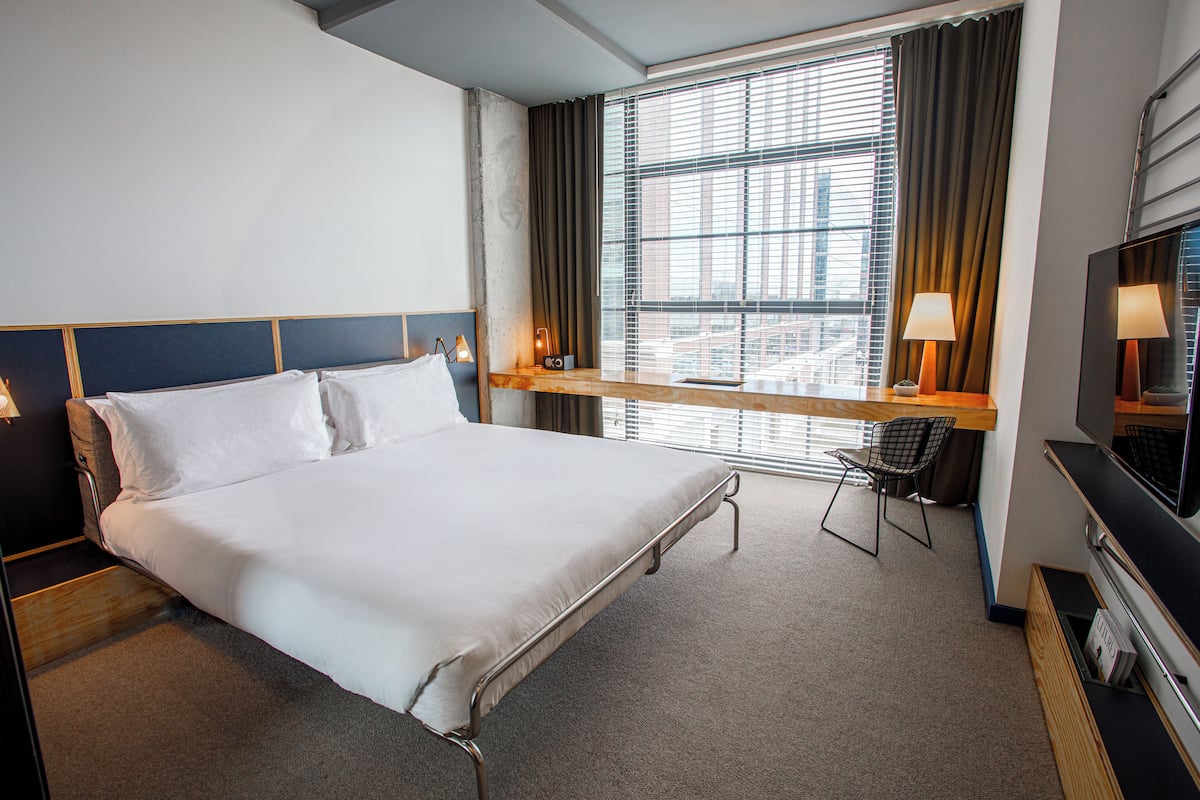 Minibar, safe på rommet, individuelt dekorert og individuelt innredet